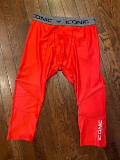 "IN THE DIRT 2.0" 3/4 Performance Leggings - Red