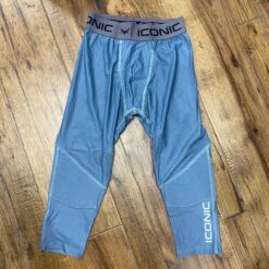 "IN THE DIRT 2.0" 3/4 Performance Leggings - Heather Grey